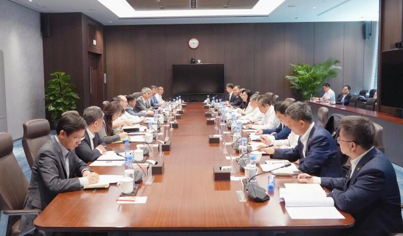 中國能建黨委書記、董事長宋海良與中信集團黨委書記、董事長奚國華會談