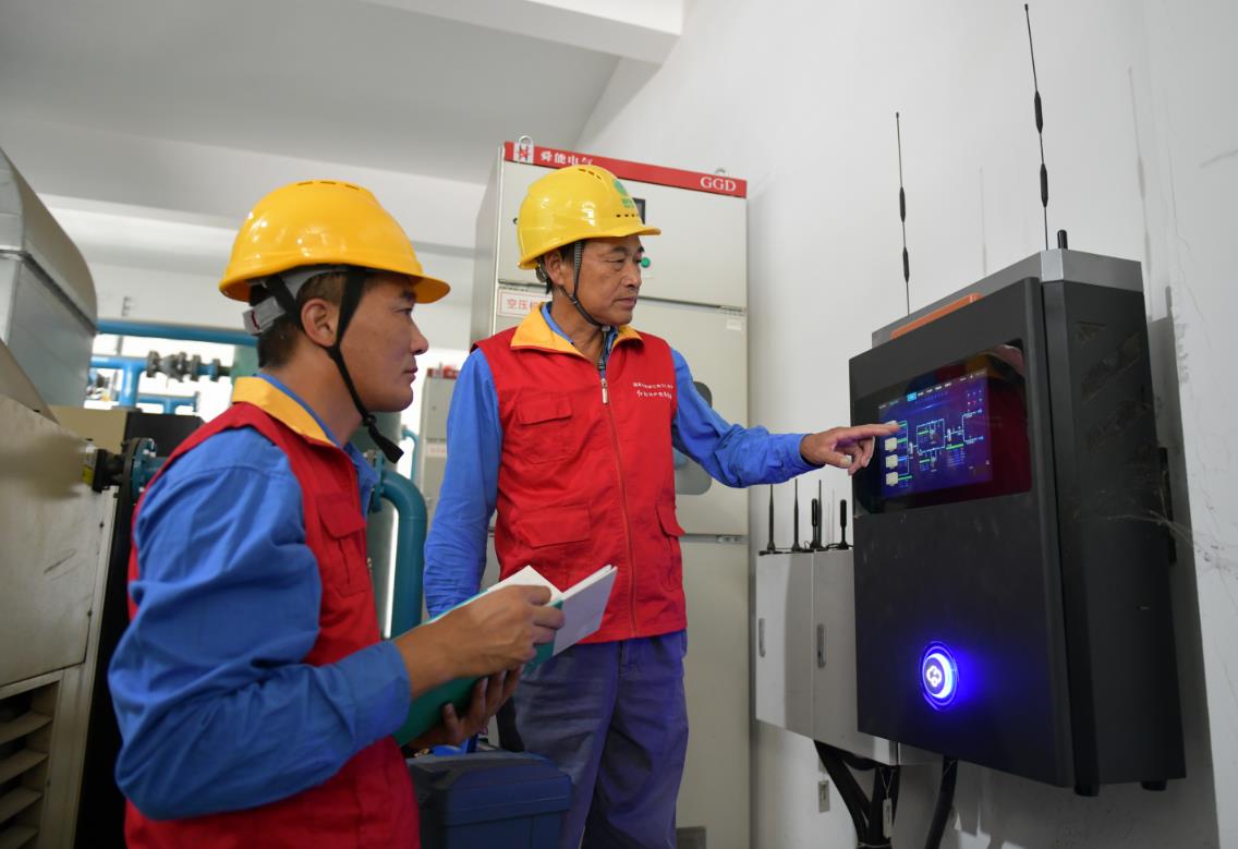 國(guó)網(wǎng)余姚市供電公司:服務(wù)企業(yè)“零距離” 迎峰度夏保安全