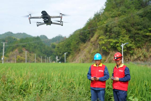 無(wú)人機(jī)巡檢，助力迎峰度夏保供電