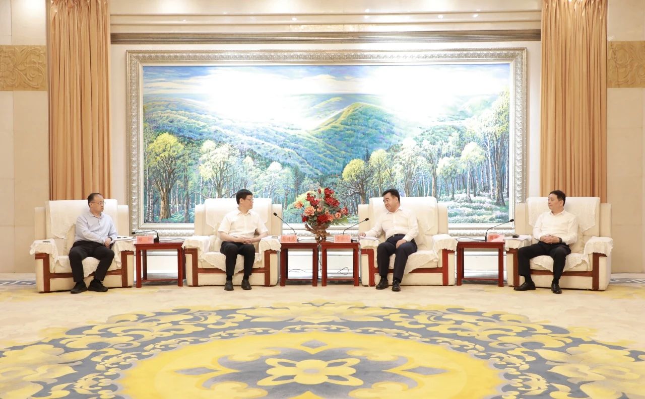 華電煤業(yè)黨委書記、董事長杜將武拜會慶陽市委書記黃澤元