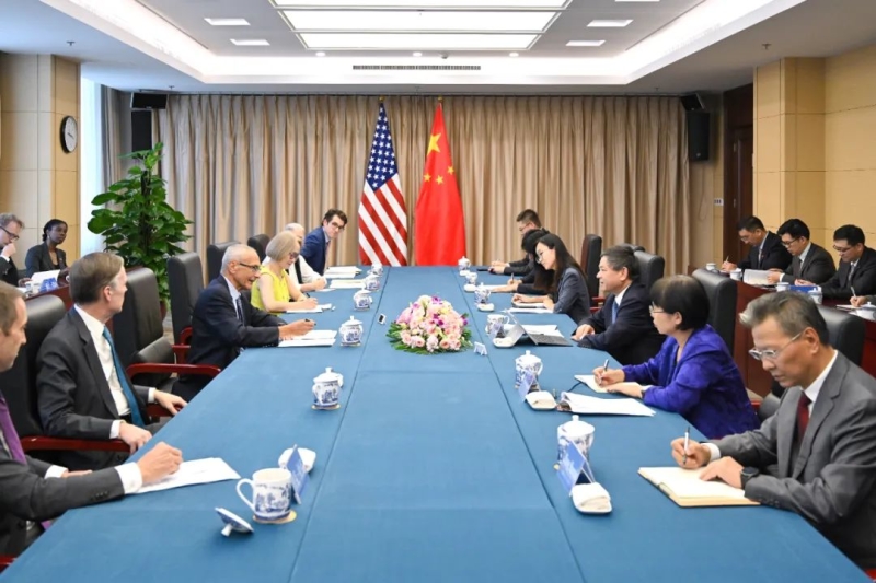 生態(tài)環(huán)境部部長黃潤秋會(huì)見美國總統(tǒng)國際氣候政策高級顧問波德斯塔