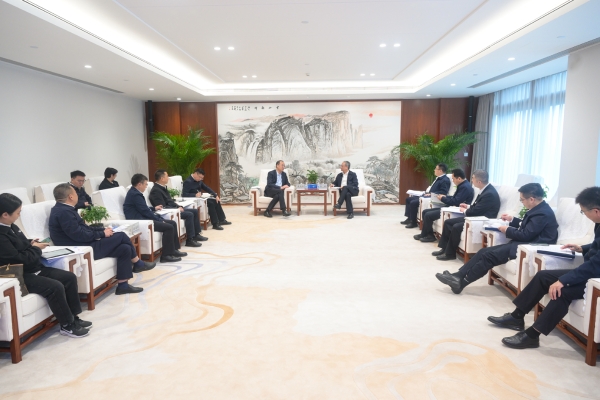 中國電建黨委副書記、總經(jīng)理王斌與雅安市委書記夏鳳儉會談