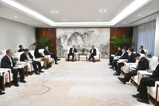 中國(guó)電建黨委副書(shū)記、總經(jīng)理王斌與中國(guó)機(jī)電商會(huì)黨委書(shū)記、會(huì)長(zhǎng)張鈺晶舉行會(huì)談