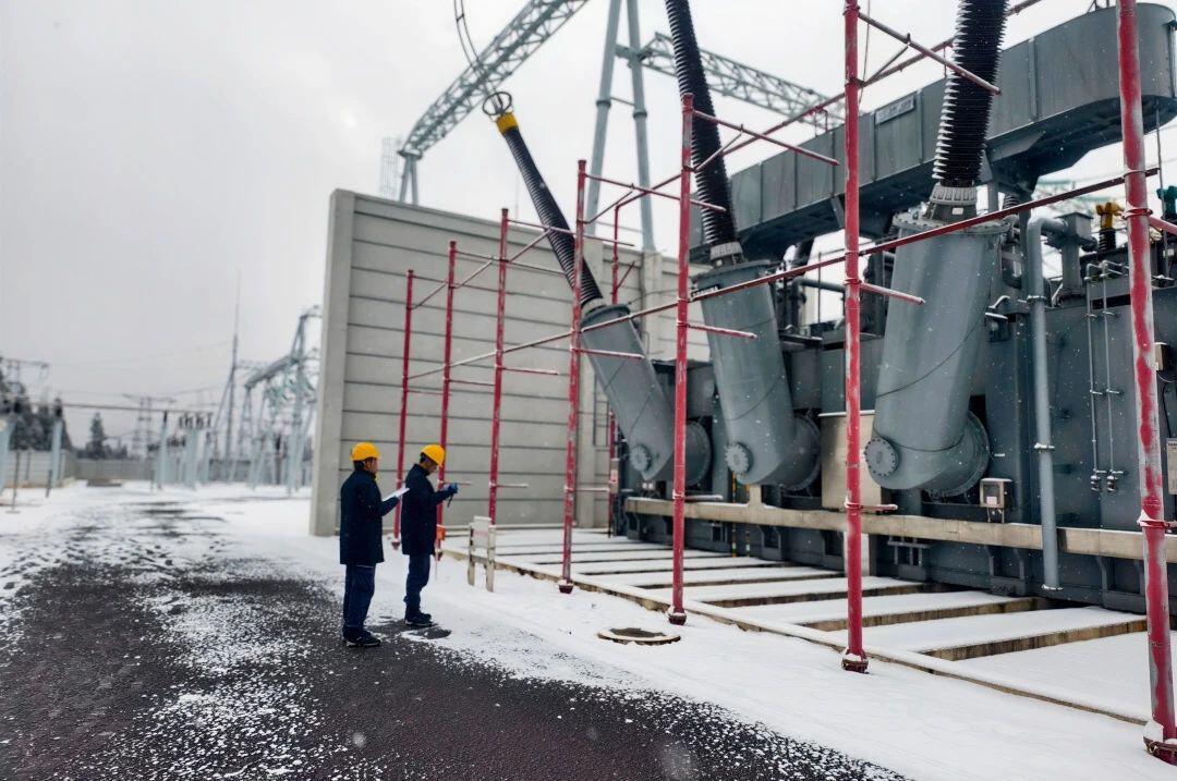 云南昭通供電局:春節(jié)堅(jiān)守崗位 守護(hù)萬家燈火