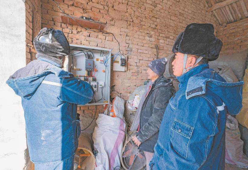 上門(mén)幫忙更換開(kāi)關(guān) 為養(yǎng)殖戶恢復(fù)用電