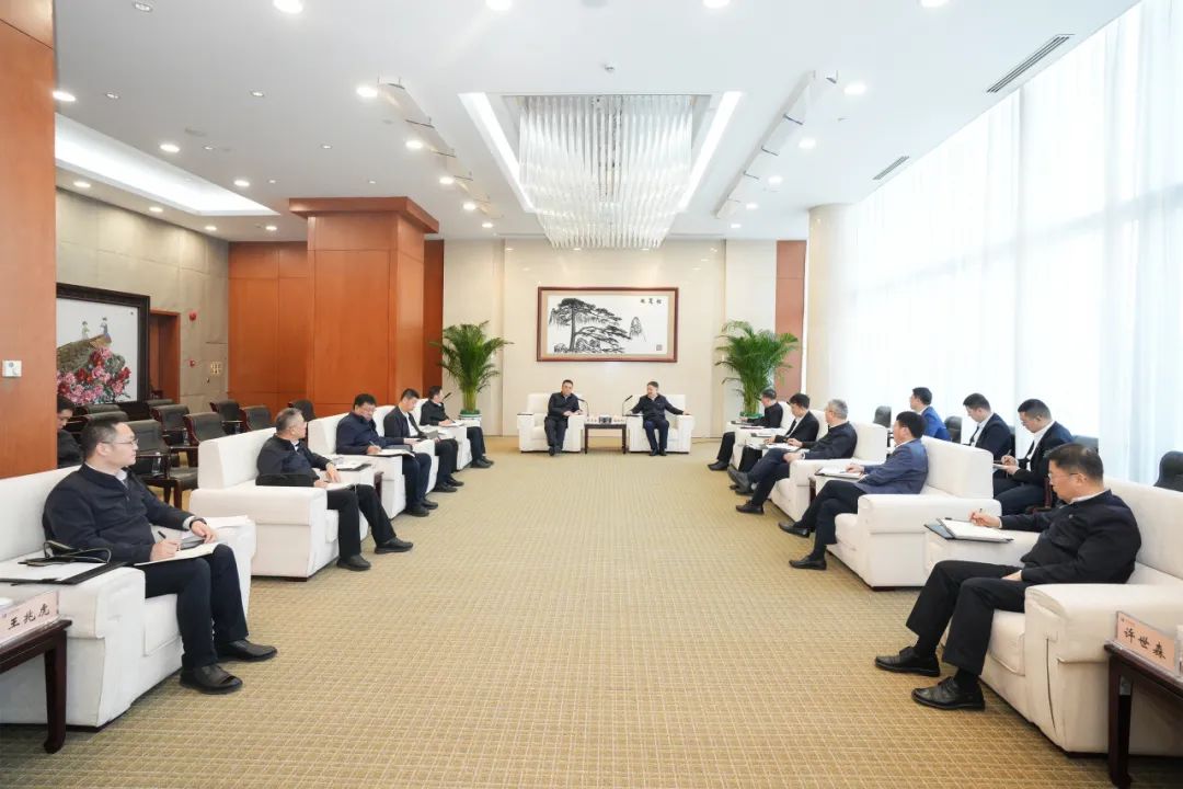 華能集團(tuán)董事長(zhǎng)溫樞剛、總經(jīng)理張文峰會(huì)見(jiàn)哈電集團(tuán)董事長(zhǎng)曹志安、總經(jīng)理黃偉