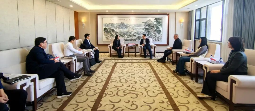 中國農(nóng)業(yè)銀行吉林省分行黨委委員、副行長兼長春分行黨委書記、行長曹紅一行拜訪華電吉林公司